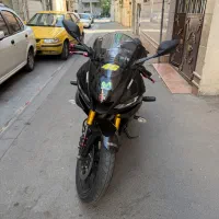 R25 موتور سیکلت