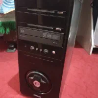 کیس کامپیوتر و کیبورد