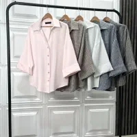 فروشنده خانم (فروشگاه مانتو )