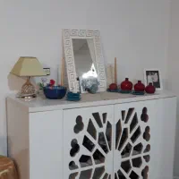 کنسول سفید ویترین دار