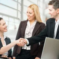 نیازمند به همکار خانم