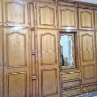 کمد دیواری چوبی سالم و تمیز