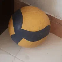 توپ والیبال در حد