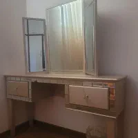 میز آرایشی دو کشو