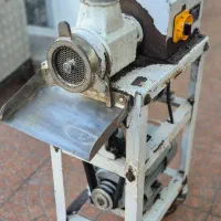 دو دستگاه چرخ گوشت صنعتی الکتروکار و فتح