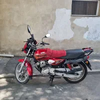 اچ‌ال ایکس ۱۵۰ زرشکی مدل ۱۴۰۴