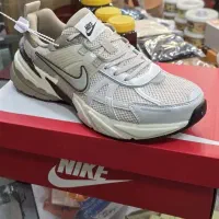 کتونی نایک V2K مردانه کرم قهوه ای
