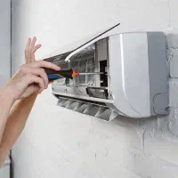 نصب و شستشوی اسپیلت و کولر گازی پنجره‌ای در منزل