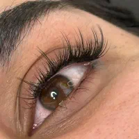 کاشت مژه و آموزش مژه