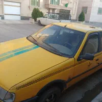 قطعات تاکسی . اوراقی . در . کاپوت ‌شیشه