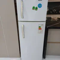 یخچال  ایستکول  نصف فریزرو نصف یخچال