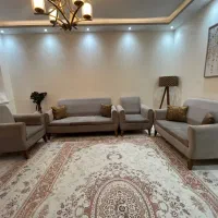 راحتی ۷ نفره سالم و تمیز به همراه ۳ عسلی نو