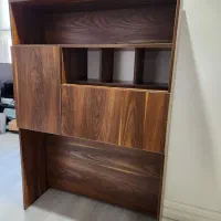 میز تحریر و کتابخانه چوبی شیک و جادار