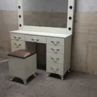 میز آرایشی چراغ دار باقیمت مناسب