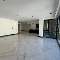 خانه ای در آسمان،تراس بزرگ بدون مشرف، ۱۷۰ متر