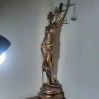 مجسمه ی فرشته ی عدالت