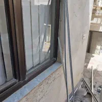 چوب پرده معمولی و چوب پرده عمودی با خود پرده