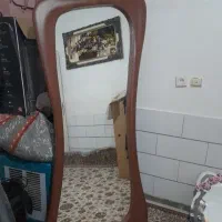 آیینه قدی پینترسی پایه دارد