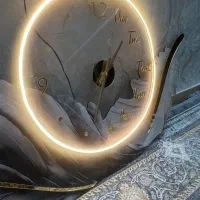ساعت طرح پر نور دار