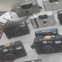 کلکسیون دوربین های عکاسی متعدد
