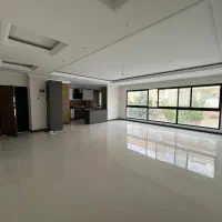 ۱۲۷ متر نوساز شیک با لوکیشن قوی/۳ طبقه/مهک