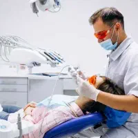 نیرو دندان پزشک نرس دندان پزشکی دستیار