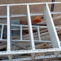 تعدادی قفسه درحد