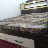 تختخواب و لوازم منزل
