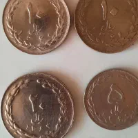 تعدادی سکه واسکناس قدیمی