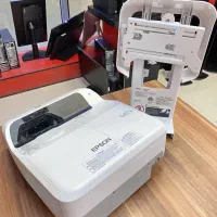ویدیو پرژکتور EPSON 685W پرتاب کوتاه +پایه ارجینال