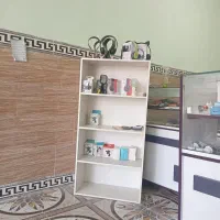 دکور چوبی در حد نو مرتب و بدون زدگی