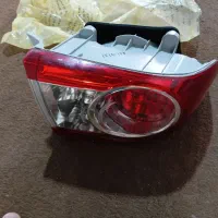 چراغ خطر عقب تیوتا کورولا ۲۰۱۱ سمت راست رو گل گیر