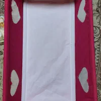تخت کنار مادر