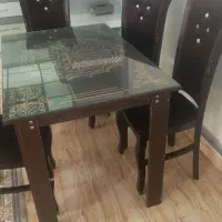 میز غذا خوری سالم در حد نو