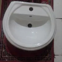 روشویی نسب به دیوار