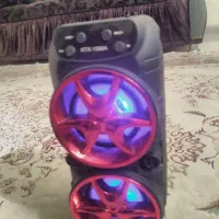 اسپیکر خوش صدا  قابل حمل بسیار سالم و کم کار کرد