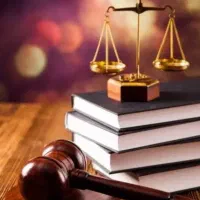 وکیل پایه یک دادگستری