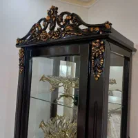 ویترین چوبی با سه طبقه شیشه ای