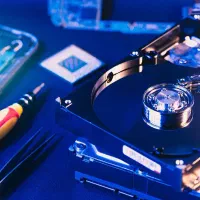 ریکاوری تخصصی هارد، SSD، فلش و کارت حافظه
