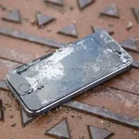 گوشی خراب و شکسته