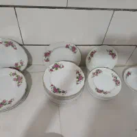 ظرف گل سرخ قدیمی