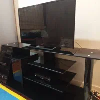 میز تلویزیون شیشه ای