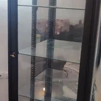 ویترین در حد نو مطابق عکس