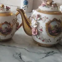 قوری گل برجسته فقط دومین سایز موجود