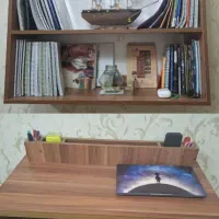 میز تحریر همراه کتابخانه