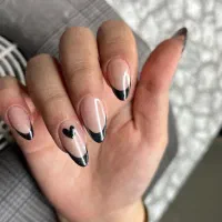 کاشت ناخن (ویژه ایام ماه محرم) با تخفیف 350