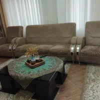 مبل راحتی و جلو مبلی
