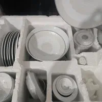 فروش سرویس هجده نفره صدوسی و دو پارچه آکبند نو