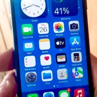 گوشی ایفون (اپل 8)