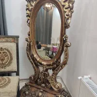 آینه قدی ایستاده